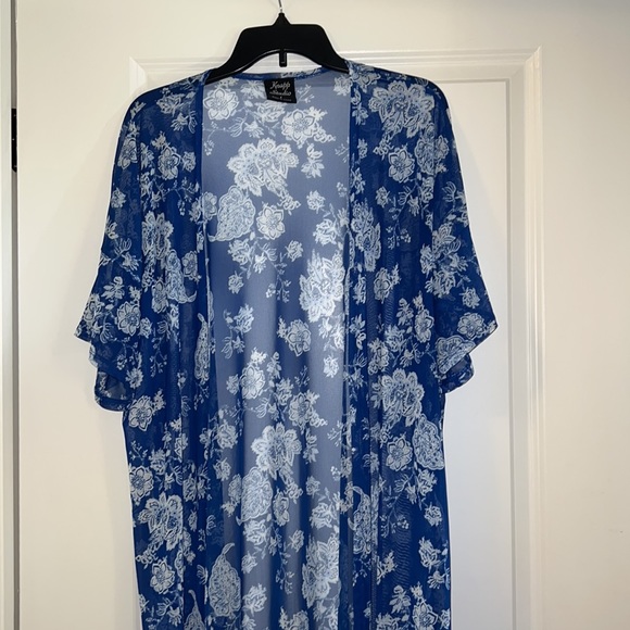 Kimono - Picture 2 of 11